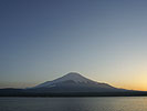 山中湖と富士山