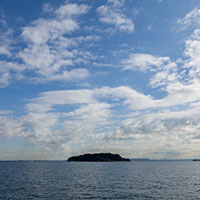 東京湾に浮かぶ猿島