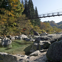 尾白川のつり橋